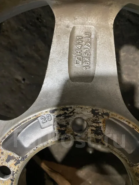 Blows. 5.5x16", 5x139.7, ET20 ����
