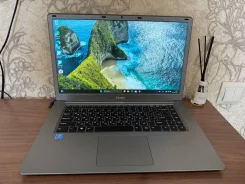 Haier. 15.6", 2,8����, ��� 4 ��, ���� 128���, WiFi: 1, Bluetooth: 1, ����������� �� 5��. ����