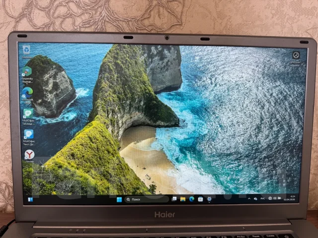 Haier. 15.6", 2,8����, ��� 4 ��, ���� 128���, WiFi: 1, Bluetooth: 1, ����������� �� 5��. ����