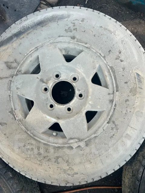 Mazda. x14", 6x139.7, ET33 ����
