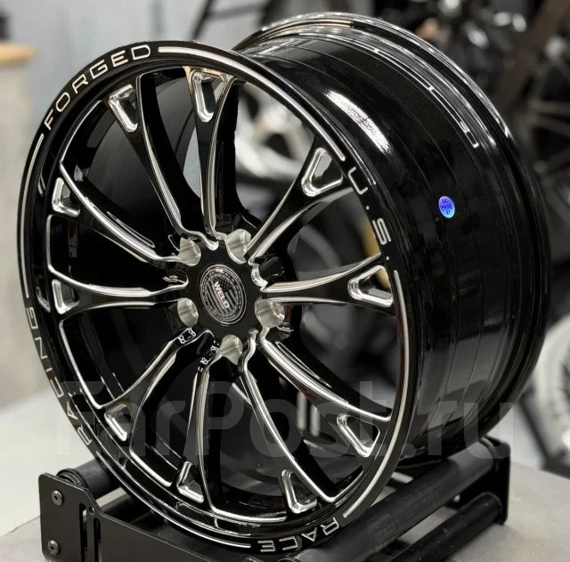 Weld Racing. 8.5x18", 5x114.3, ET40, �� 73,1���. ����