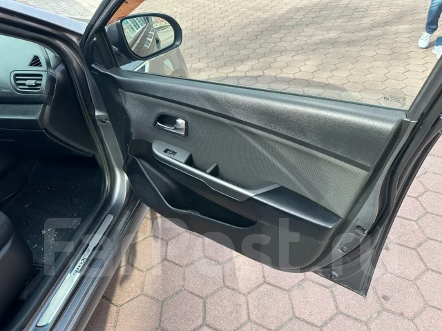 Kia Rio. �������, ��������, 1.6 (123��.�.), ������, 124 000����. �� ����