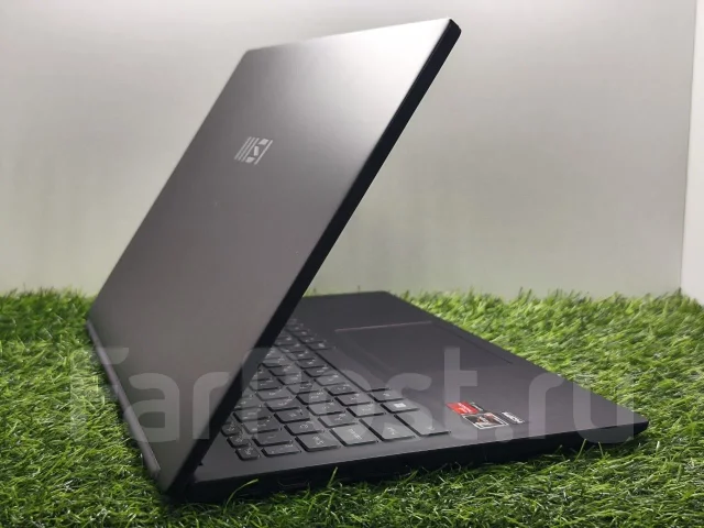 MSI. 15.6", ��� 8 ��, ���� 256���, WiFi: 1, Bluetooth: 1 ����