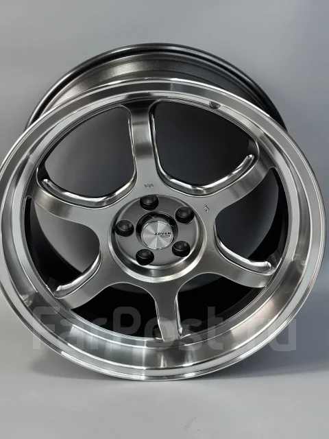 Advan Racing R6. 9.5x19", 5x114.3, ET22, �� 73,1���. ��� ����� �� ������������ ����