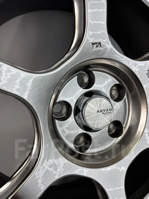 Advan Racing R6. 8.5x18", 5x100, ET35, �� 73,1���. ��� ����� �� ������������ ����