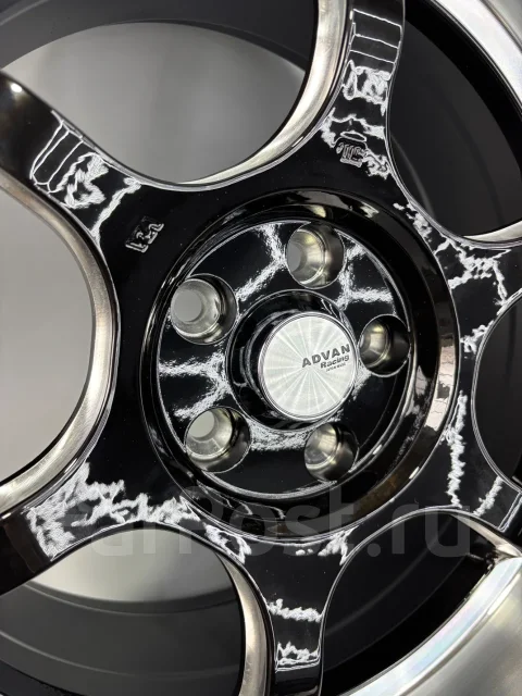 Advan Racing R6. 8.0x17", 5x100, ET35, �� 73,1���. ����