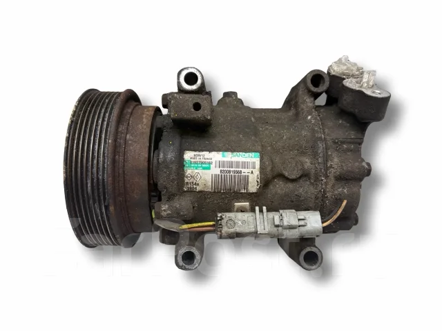 ���������� ������������ Renault Clio 3 2011 8200819568 ����