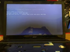 Acer Aspire 5749. 15.6", 2,2����, ��� 4 ��, ���� 1���, WiFi: 1, Bluetooth: 1, ����������� �� 1��. ����