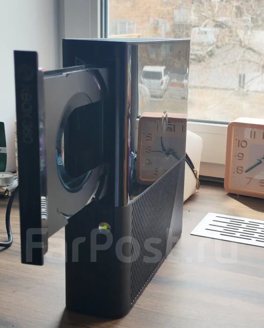 Microsoft Xbox 360 E ����