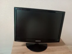 Samsung. 19", ���������� �� (LCD, LED, QLED) ����