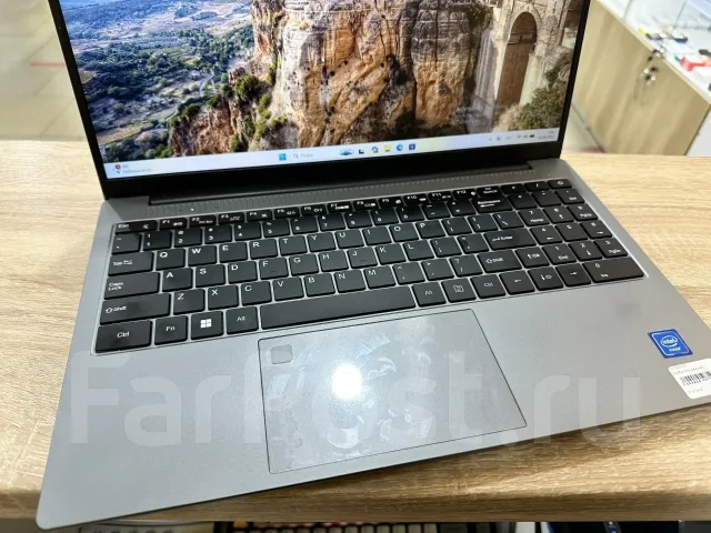 Intel. ��� 16 ��, WiFi: 1, Bluetooth: 1 ����