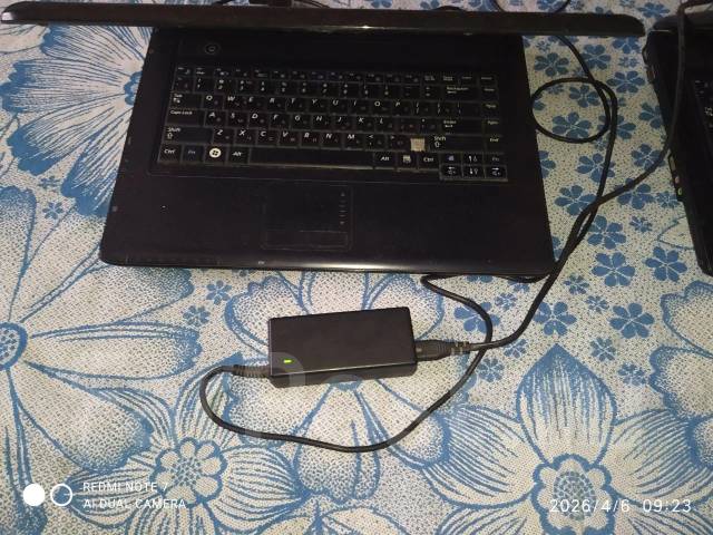 Samsung R510. 15.4", 2����, ���� 250���, WiFi: 1, Bluetooth: 1 ����