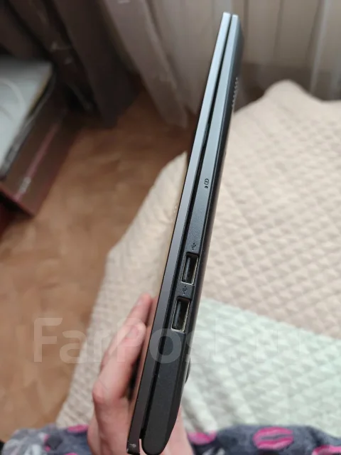 Asus VivoBook. 15", 3����, ��� 8 ��, ���� 250���, WiFi: 1, ����������� �� 2��. ����