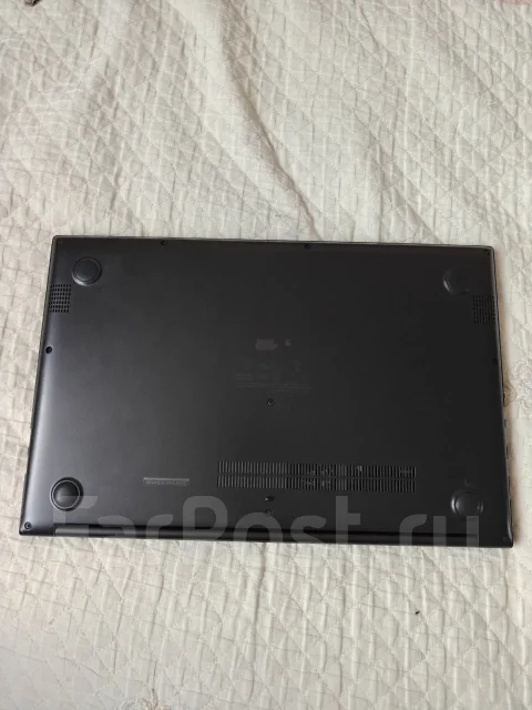 Asus VivoBook. 15", 3����, ��� 8 ��, ���� 250���, WiFi: 1, ����������� �� 2��. ����
