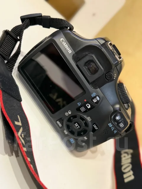 Canon EOS 1100D ����