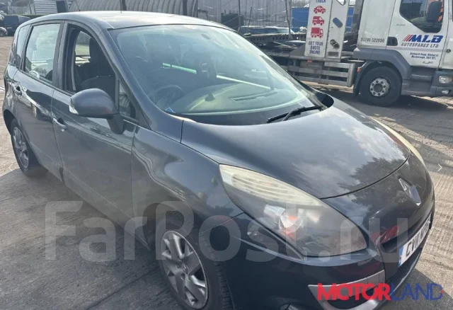 ������� Renault Scenic 2009-2012 21053737 233000603R ����