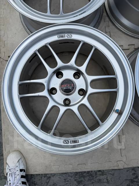 Enkei Racing RPF1. 8.0x17", 5x114.3, ET45, �� 73,1���. ����