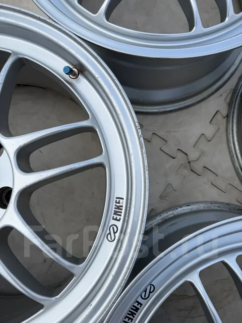 Enkei Racing RPF1. 8.0x17", 5x114.3, ET45, �� 73,1���. ����