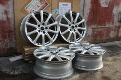 Hot Stuff Exsteer. 7.0x17", 5x114.3, ET38, �� 73,1���. ����