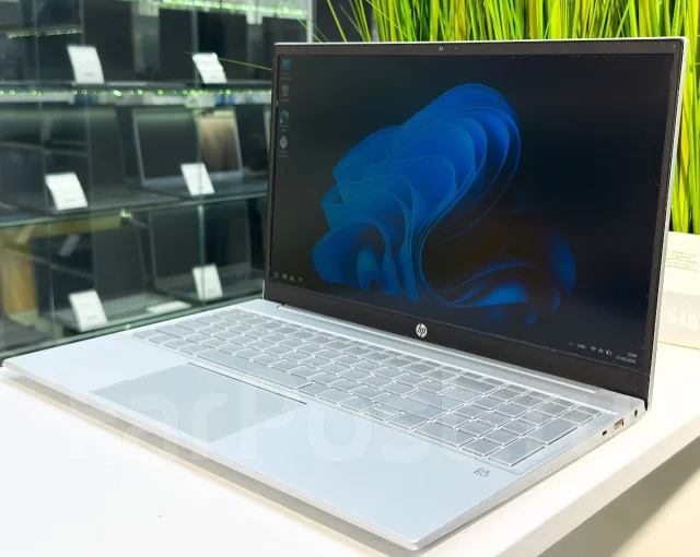HP Pavilion 15 ����