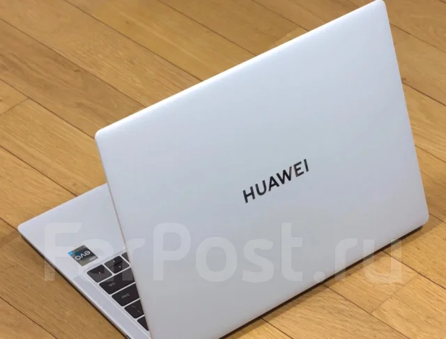 Huawei MateBook X Pro. 14.2", 2,2����, ��� 16 ��, ���� 1 000���, WiFi: 1, Bluetooth: 1, ����������� �� 6��. ����