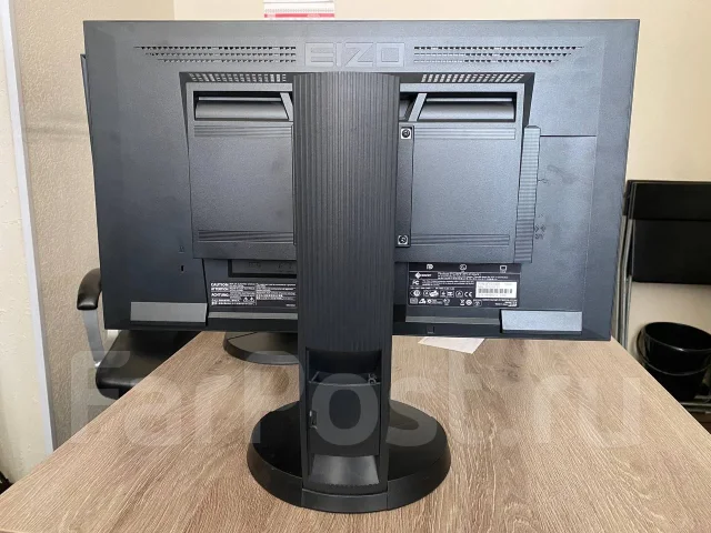 Eizo. 23" ����