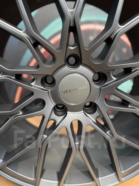 Veemann. 8.0x18", 5x114.3, ET35, �� 67,1���. ����
