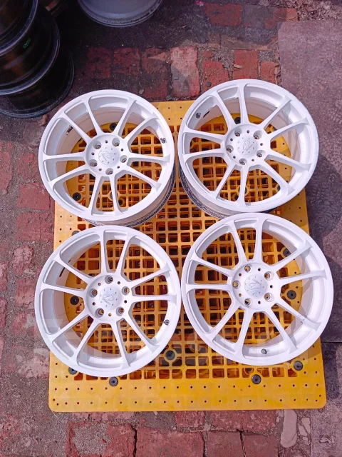 5Zigen Inperio X-5. 7.0x17", 5x114.3, ET42 ����
