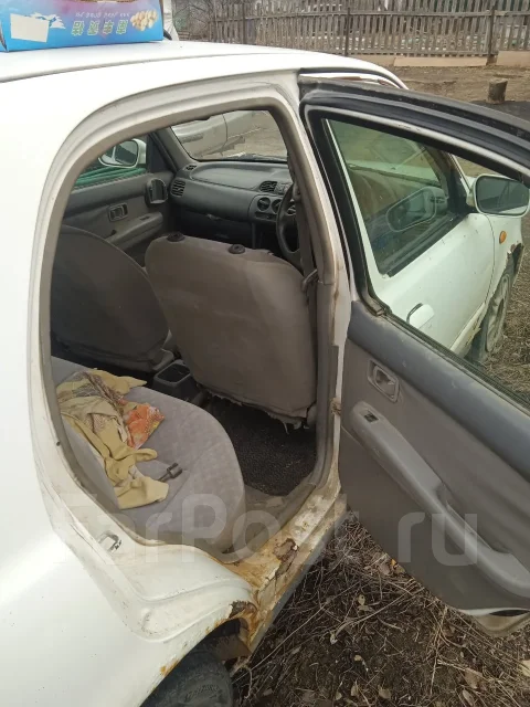 Nissan March. K11954927, CG10042208C ����