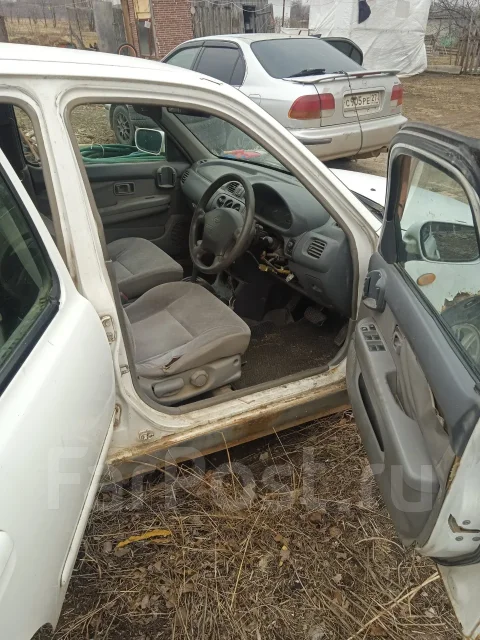 Nissan March. K11954927, CG10042208C ����