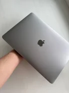 Apple MacBook. 13", ��� 8 ��, ���� 256��� ����