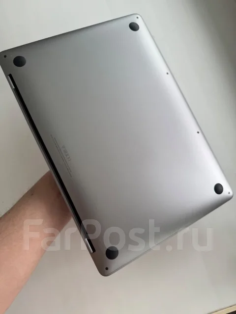 Apple MacBook. 13", ��� 8 ��, ���� 256��� ����