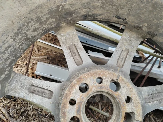 Work Emotion XT7. x17", 5x100 ����