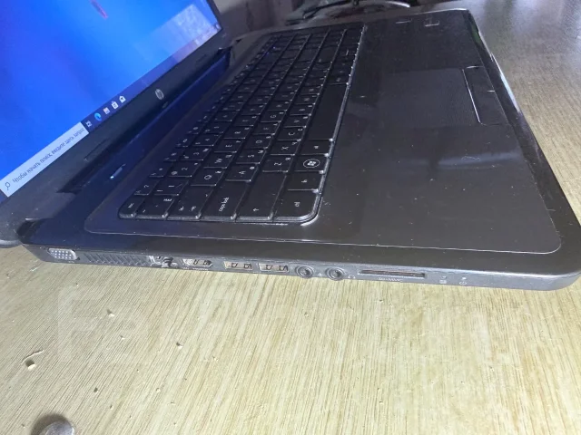 HP. 17.3", 3����, ��� 6 ��, ���� 320���, WiFi: 1, Bluetooth: 1, ����������� �� 1��. ����