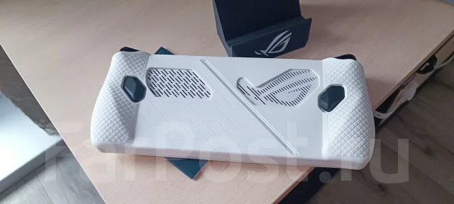 Asus ROG Ally ����