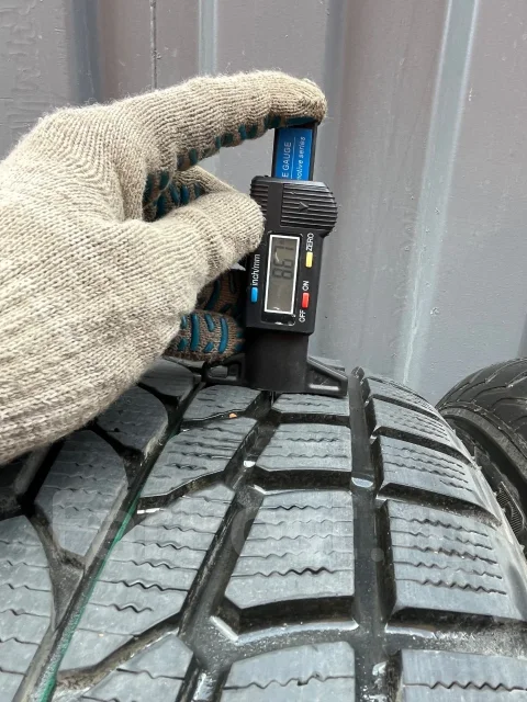 Dunlop SP Winter Sport 400. ������, ��� �����, �/�, ����� 5 % ����