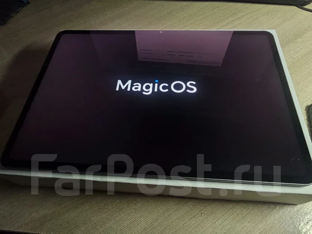 Honor MagicPad 3. 12.5 ������, ������ 256 �� ����