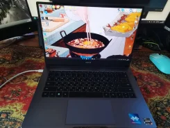 Honor MagicBook 14. 14", 2,1����, ��� 16 ��, ���� 512���, WiFi: 1, Bluetooth: 1 ����