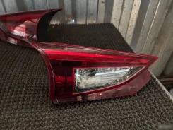������ LED � ������ ����� Mazda 3 BM 5D ������� BJF2-51-3G0C BJF2513G0C ����