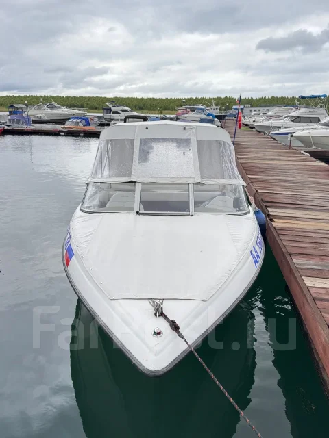 Crownline. 2001 ���, ����� 5,5��., ��������� ������������, 220��.�., ������ ����