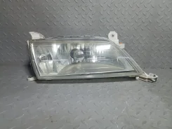 ���� Toyota Carina 20402, ������ 811102B750 ����