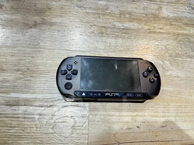 Sony PSP Street E1000 ����