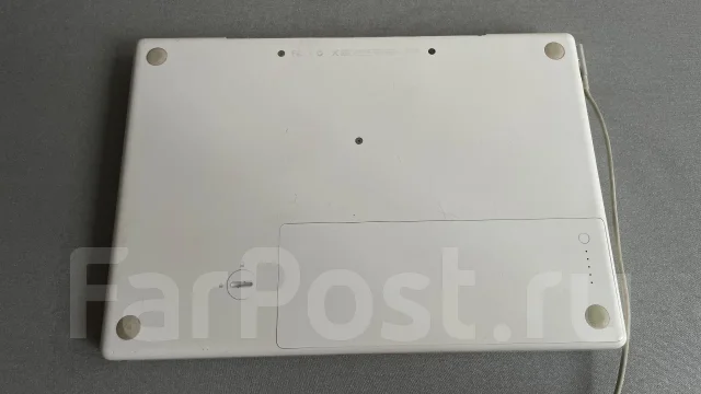 Apple MacBook. 13.3", 2,4����, ��� 1024 ��, ���� 512���, WiFi: 1, Bluetooth: 1 ����