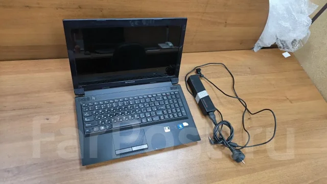 Lenovo V570c. 15.6", 2,1����, ��� 3072 ��, ���� 320���, WiFi: 1, Bluetooth: 1 ����