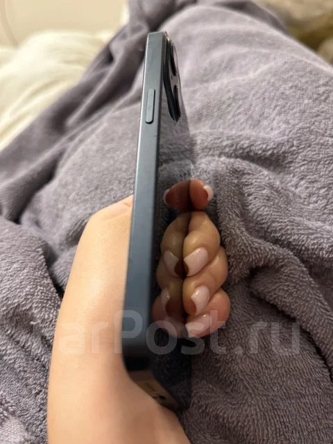 Apple iPhone 13. �/�, 256 ��, ������, 3G, 4G LTE, Dual-SIM, NFC, eSIM, ������� �������, ������������ ������� ����