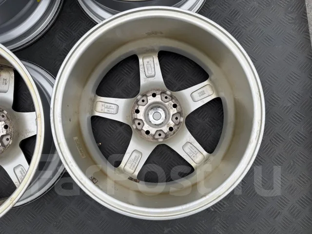 Violento. 7.0x17", 5x114.3, ET38, �� 73���. ����
