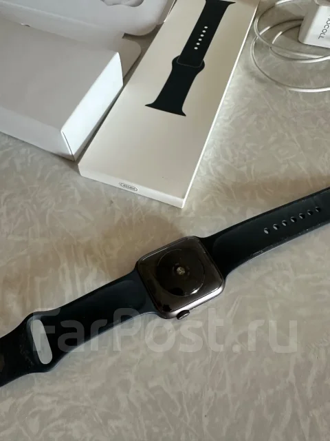 Apple Watch SE. GPS, NFC, IP67, IP68 ����