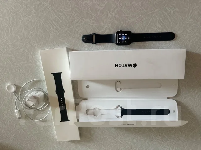 Apple Watch SE. GPS, NFC, IP67, IP68 ����