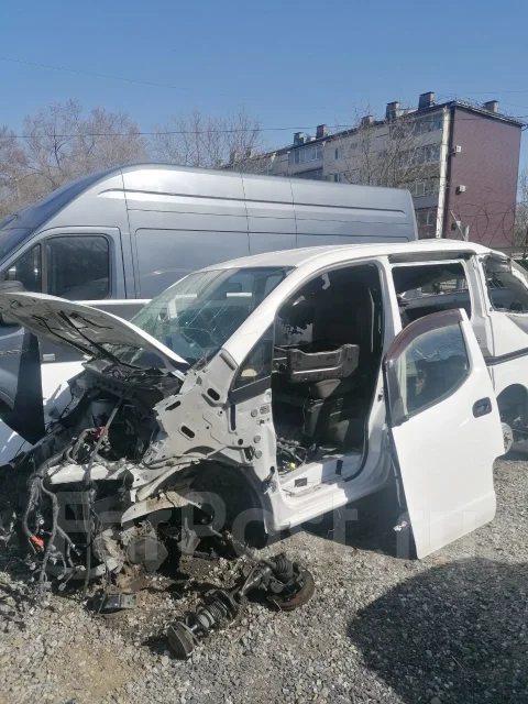 Nissan NV200 ����