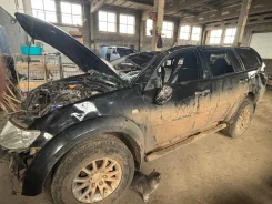 Mitsubishi Pajero Sport ����